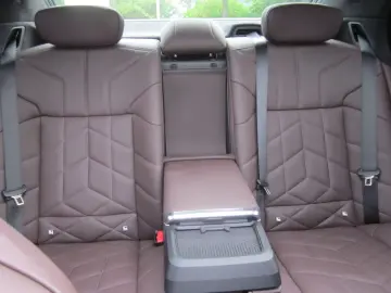 BMW 740d xDrive M SPORT PRO SKY LOUNGE ICONIC GLOW A