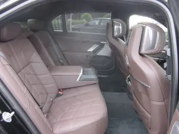 BMW 740d xDrive M SPORT PRO SKY LOUNGE ICONIC GLOW A