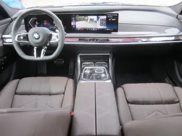 BMW 740d xDrive M SPORT PRO SKY LOUNGE ICONIC GLOW A