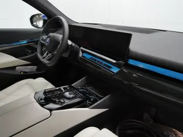 BMW 550e xDrive M-Sport Driv-Assist-Prof 360-Cam H&K