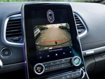 Renault Espace Initiale Paris