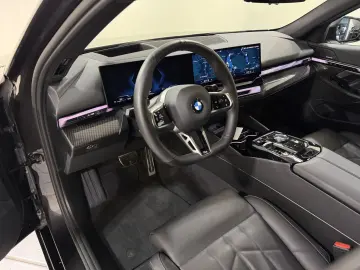 BMW 520i M-Sport Carbon 360-Camera HK ACC