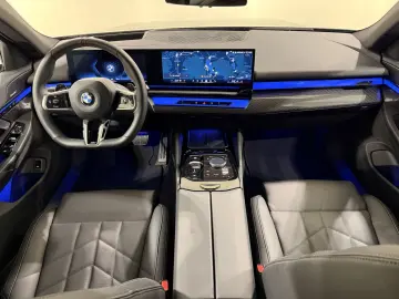 BMW 520i M-Sport Carbon 360-Camera HK ACC