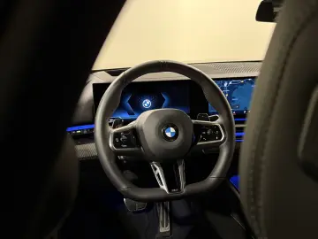 BMW 520i M-Sport Carbon 360-Camera HK ACC