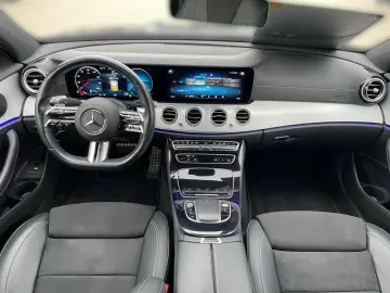 MERCEDES-BENZ E 220 d 4M AMG SHD AHK MBEAM NIGHT DIS…