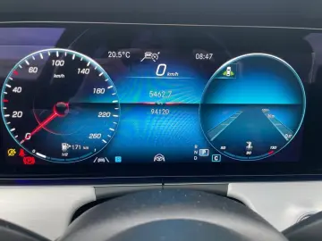 MERCEDES-BENZ E 220 d 4M AMG SHD AHK MBEAM NIGHT DIS…