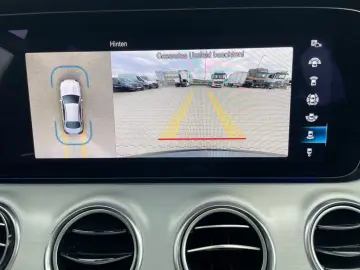 MERCEDES-BENZ E 220 d 4M AMG SHD AHK MBEAM NIGHT DIS…