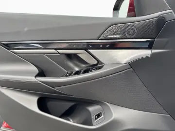 BMW 520i M-Sport Pano 360-Camera HK HUD
