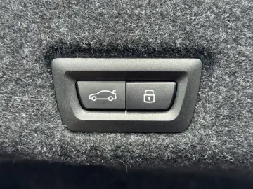 BMW 520i M-Sport Pano 360-Camera HK HUD