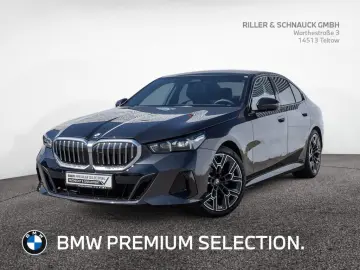 BMW 520i M-Sport PANO AHK 20 ZOLL 360 KAM HK