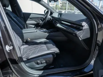 BMW 520i M-Sport Carbon Pano 360-Camera HK