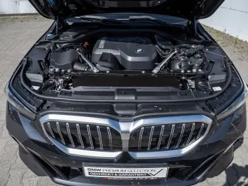 BMW 520i M-Sport Carbon Pano 360-Camera HK