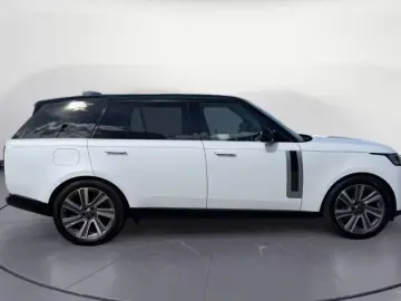 Land Rover Range Rover P615 LWB SV SIGNATURE SUITE CLUBTISC