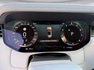 Land Rover Range Rover P615 LWB SV SIGNATURE SUITE CLUBTISC