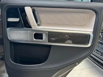 Mercedes-Benz G63 AMG FULL CARBON A22 DVD WEBASTO