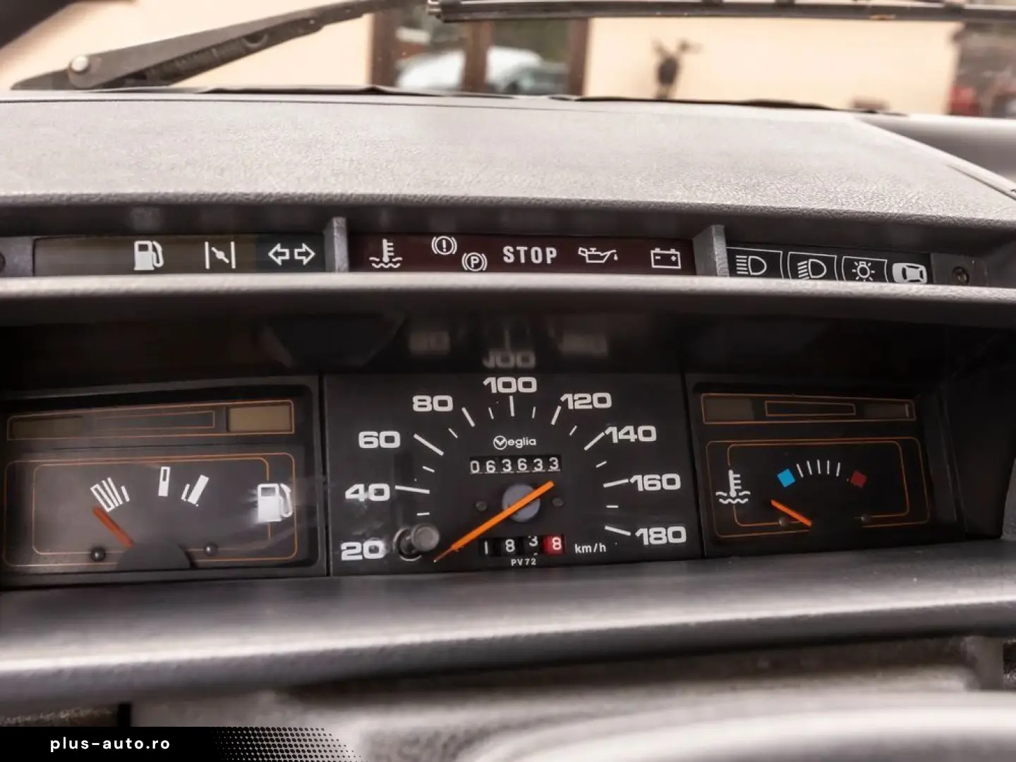Peugeot 305