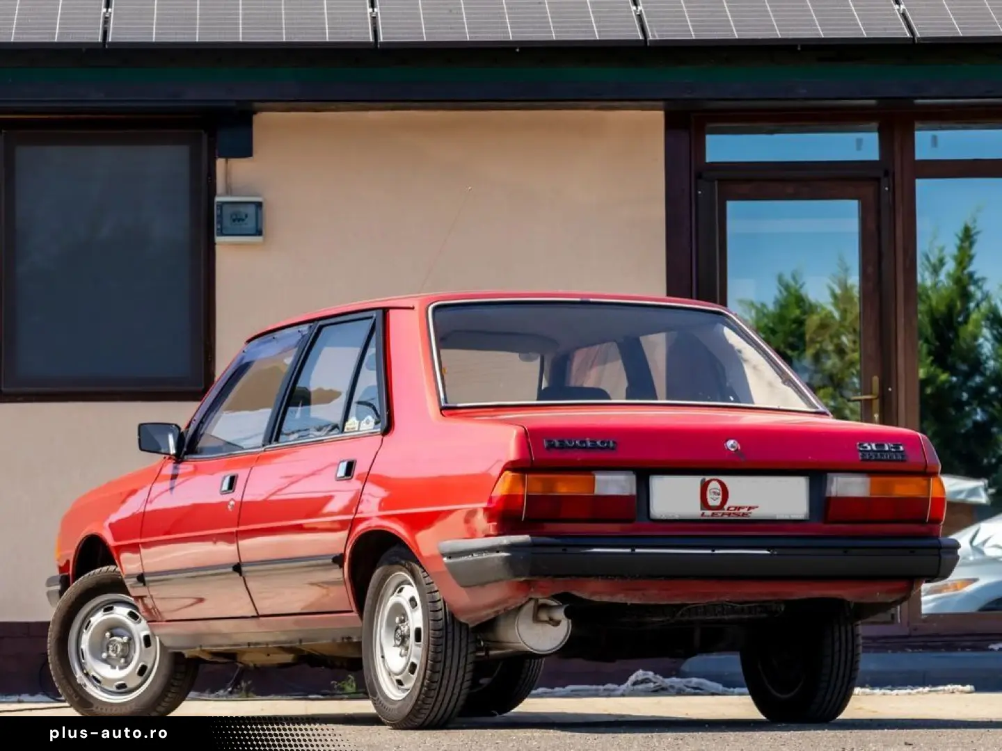 Peugeot 305