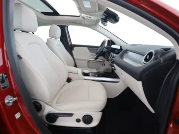 MERCEDES-BENZ GLA 250 e