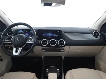 MERCEDES-BENZ GLA 250 e