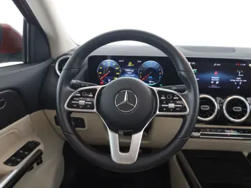 MERCEDES-BENZ GLA 250 e