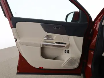 MERCEDES-BENZ GLA 250 e