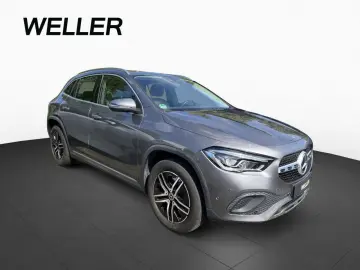 MERCEDES-BENZ GLA 200 7G-DCT