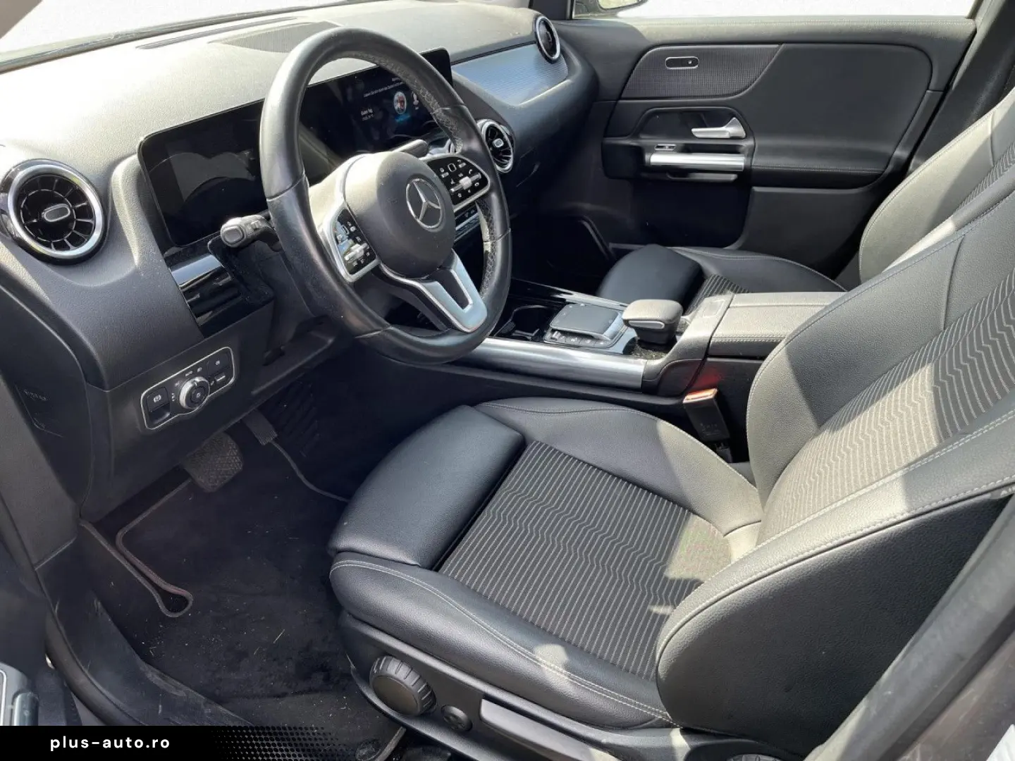 MERCEDES-BENZ GLA 200 7G-DCT
