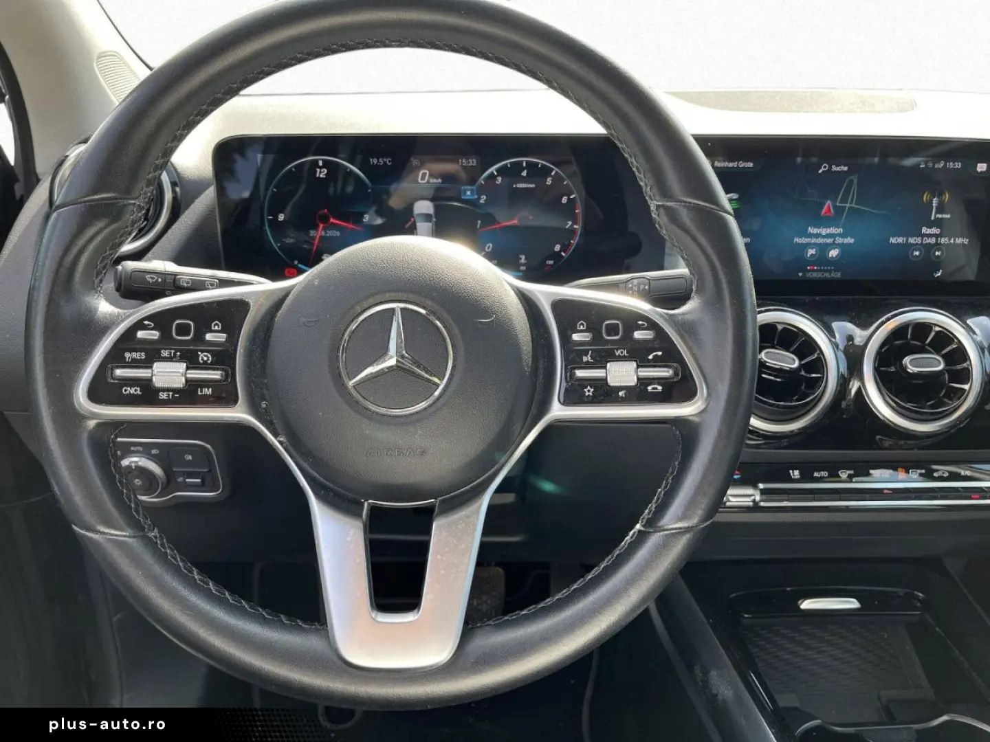 MERCEDES-BENZ GLA 200 7G-DCT