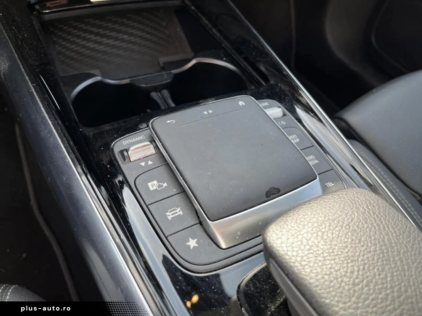 MERCEDES-BENZ GLA 200 7G-DCT