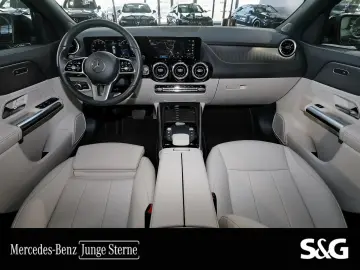 MERCEDES-BENZ GLA 200 Progressive