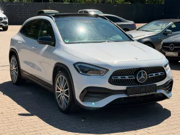 MERCEDES-BENZ GLA 200 7G-DCT AMG Line