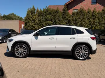 MERCEDES-BENZ GLA 200 7G-DCT AMG Line