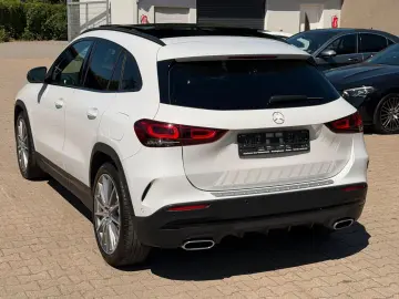 MERCEDES-BENZ GLA 200 7G-DCT AMG Line