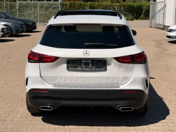 MERCEDES-BENZ GLA 200 7G-DCT AMG Line