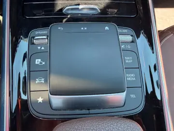 MERCEDES-BENZ GLA 200 7G-DCT AMG Line