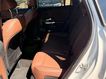 MERCEDES-BENZ GLA 200 7G-DCT AMG Line