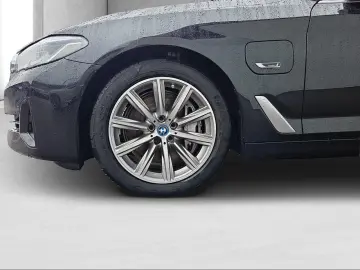BMW 545e xDrive Limousine