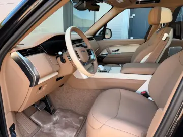 Land Rover Range Rover SV P615 LWB   Signature Suite