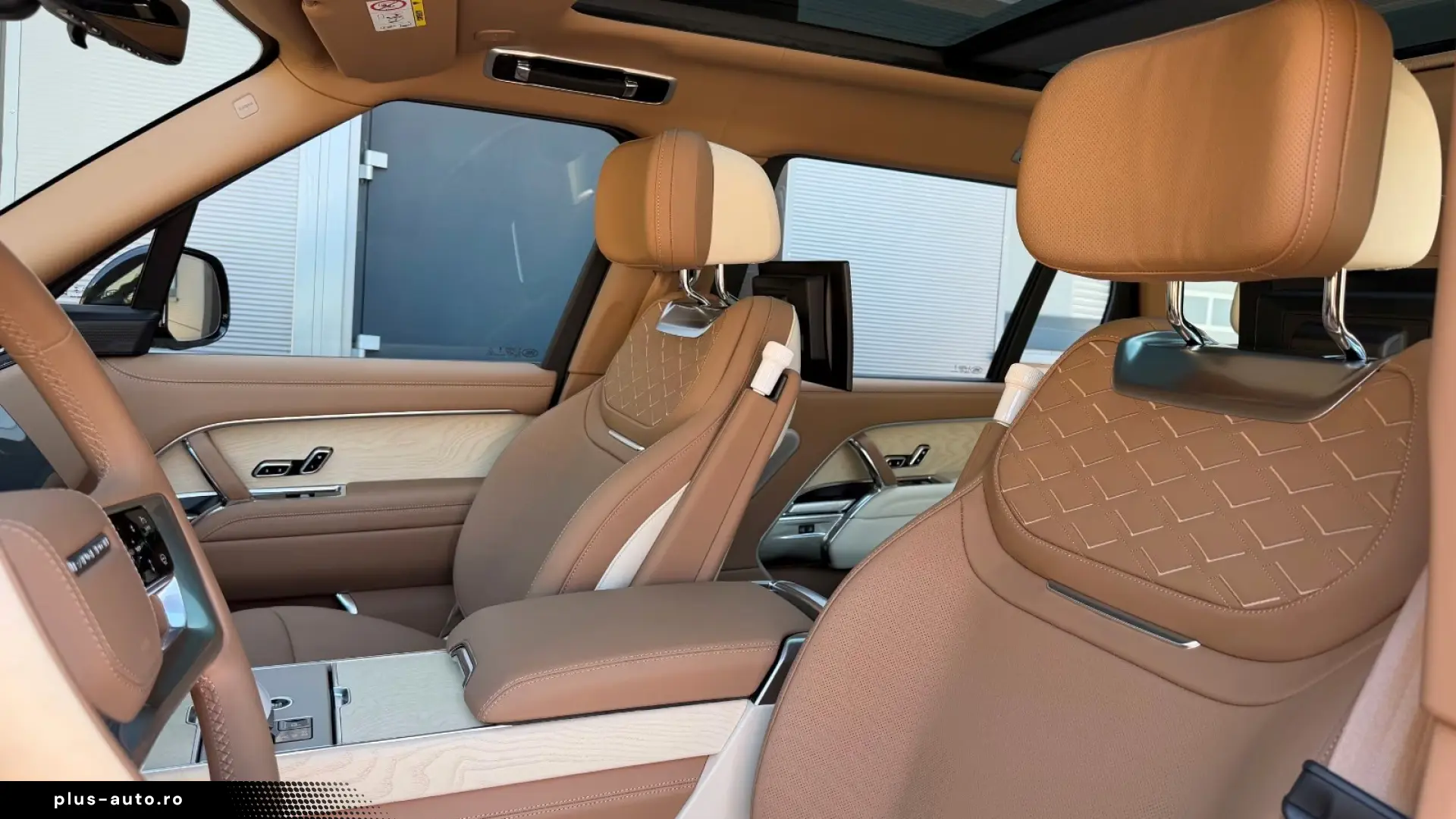 Land Rover Range Rover SV P615 LWB   Signature Suite