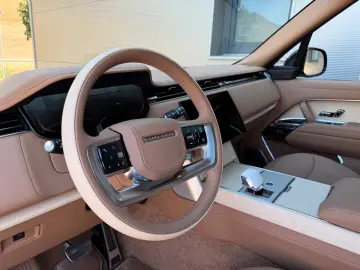Land Rover Range Rover SV P615 LWB   Signature Suite