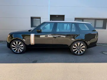 Land Rover Range Rover SV P615 LWB   Signature Suite