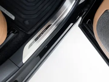 LAND ROVER Autobiography P530 LWB TV Entertainment Garantie
