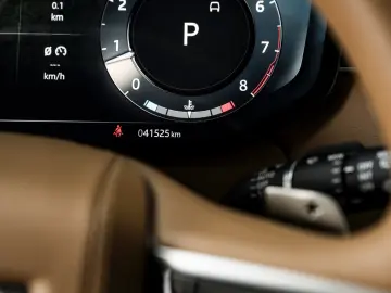 LAND ROVER Autobiography P530 LWB TV Entertainment Garantie
