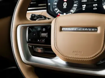 LAND ROVER Autobiography P530 LWB TV Entertainment Garantie