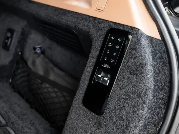 LAND ROVER Autobiography P530 LWB TV Entertainment Garantie