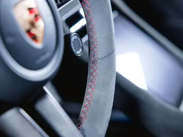 PORSCHE Taycan GTS Panoramadach Head-Up Display
