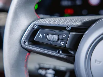 PORSCHE Taycan GTS Panoramadach Head-Up Display