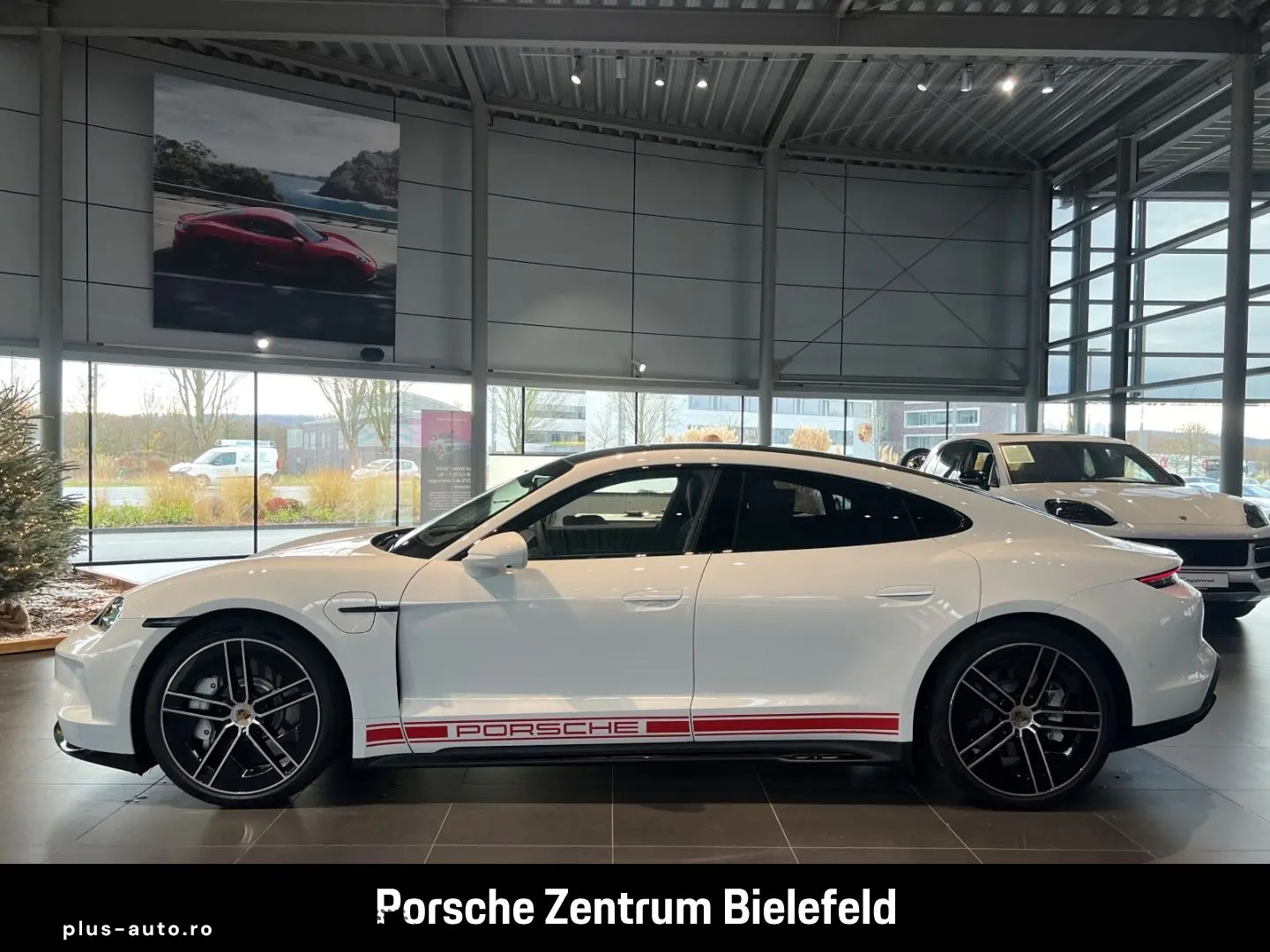 PORSCHE Taycan GTS HA-Lenkung InnoDrive Head-Up Panorama