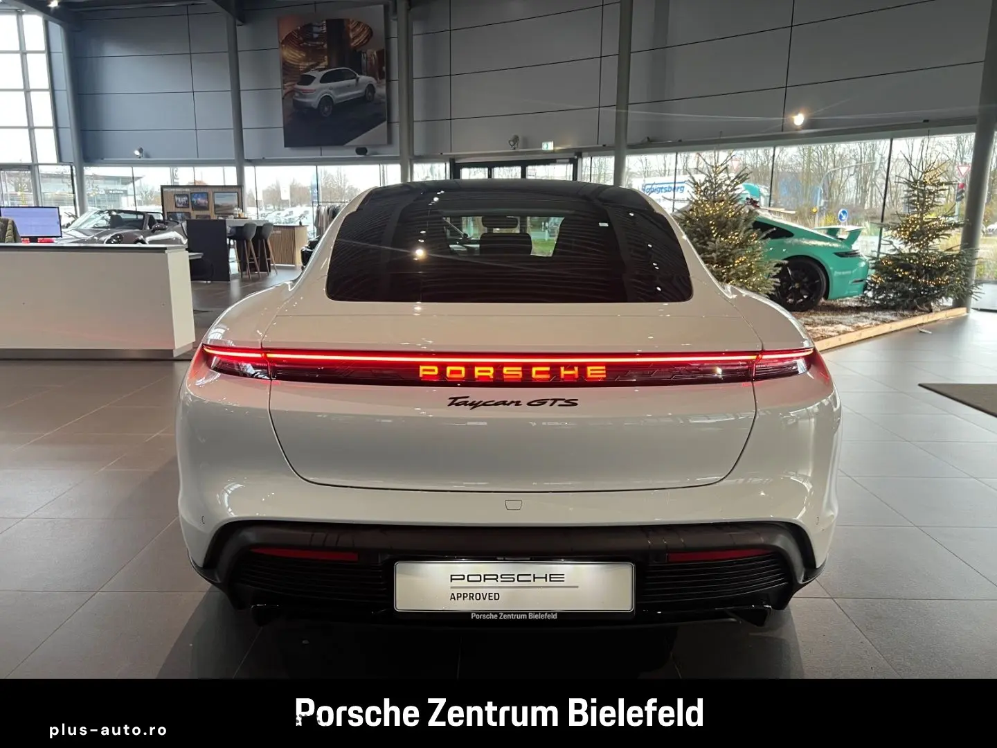 PORSCHE Taycan GTS HA-Lenkung InnoDrive Head-Up Panorama