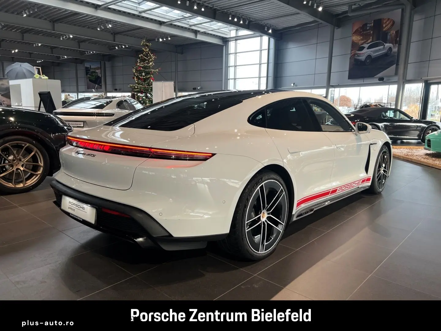 PORSCHE Taycan GTS HA-Lenkung InnoDrive Head-Up Panorama